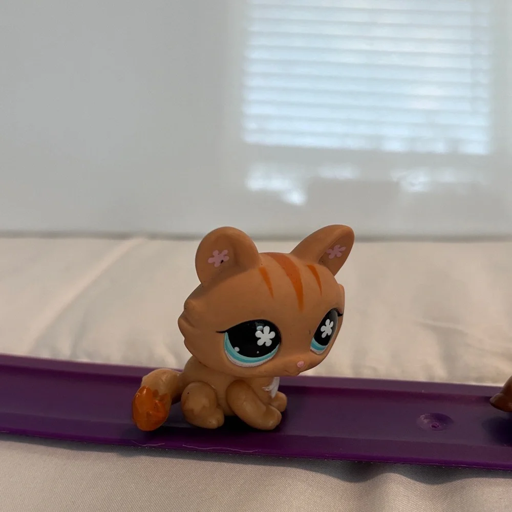 Littlest Pet Shop Trio - Cat Orange, Dog Brown, and Dog Gray - Picture 2 of 4